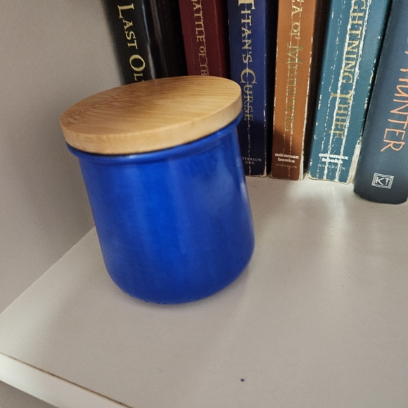 Crochet Golfish in Upcycled Jar - Picture 6 of 7